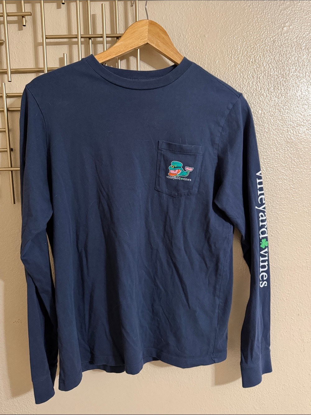 Vineyard Vines Navy Long Sleeve Pocket Tee with Multicolor Whale